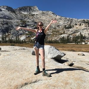 Meet your Posher, Thea